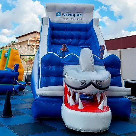 Wyndham Olimpia Royal Hotels Exteriör bild Inflatable slide