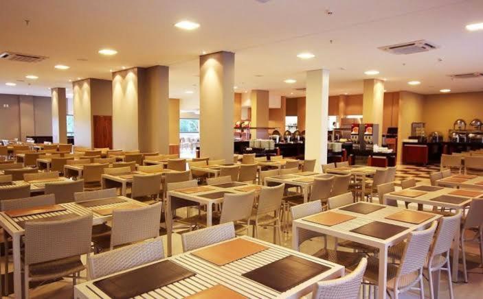 Wyndham Olimpia Royal Hotels Exteriör bild The dining room at the University of Nottingham Malaysia Campus