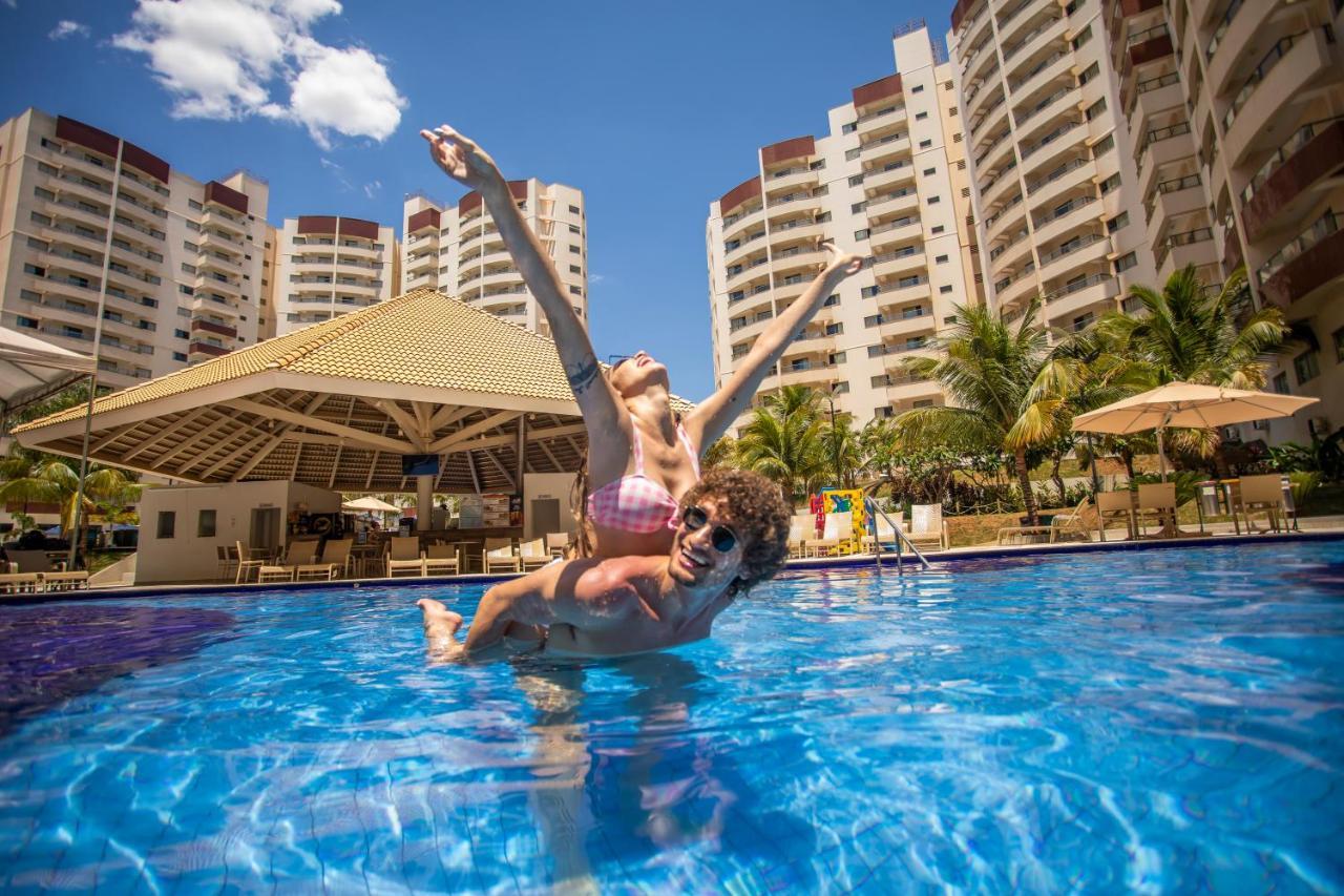 Wyndham Olimpia Royal Hotels Exteriör bild A couple at the pool
