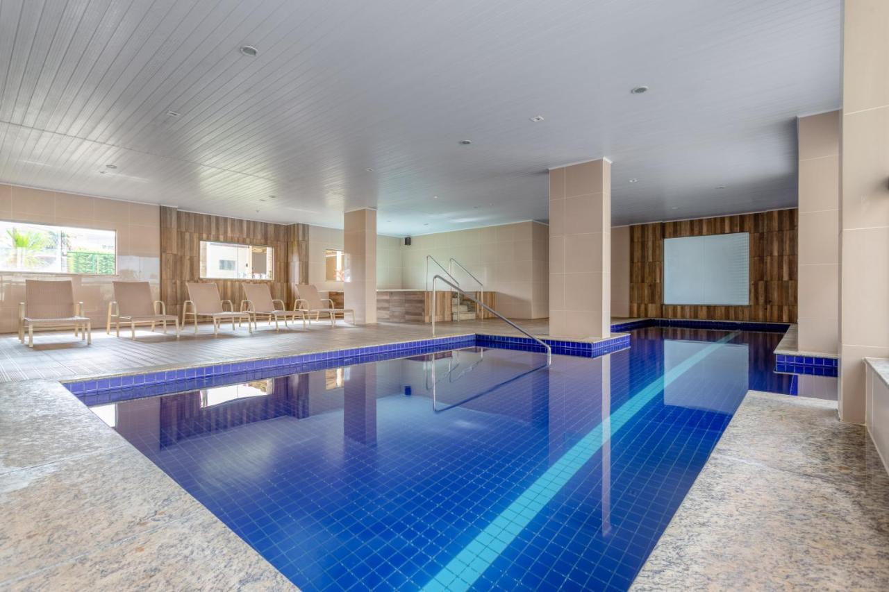 Wyndham Olimpia Royal Hotels Exteriör bild Indoor swimming pool
