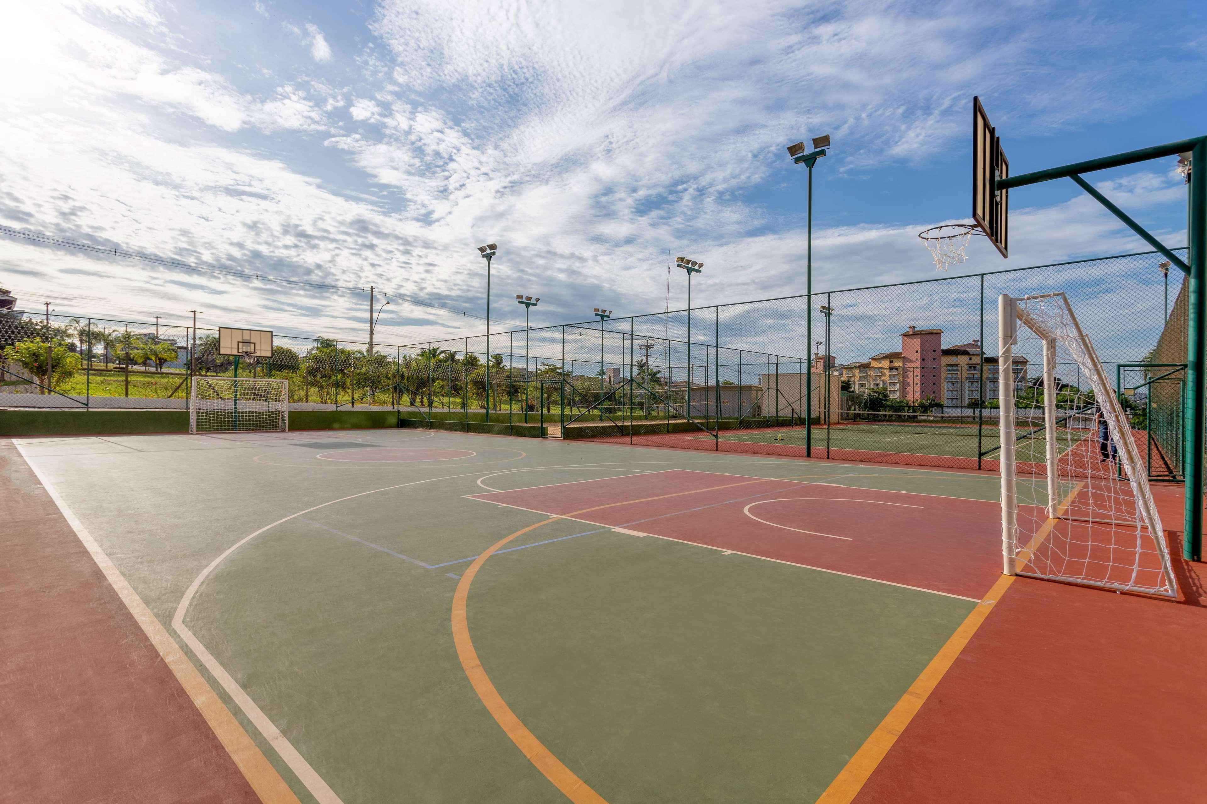 Wyndham Olimpia Royal Hotels Exteriör bild Sports facilities