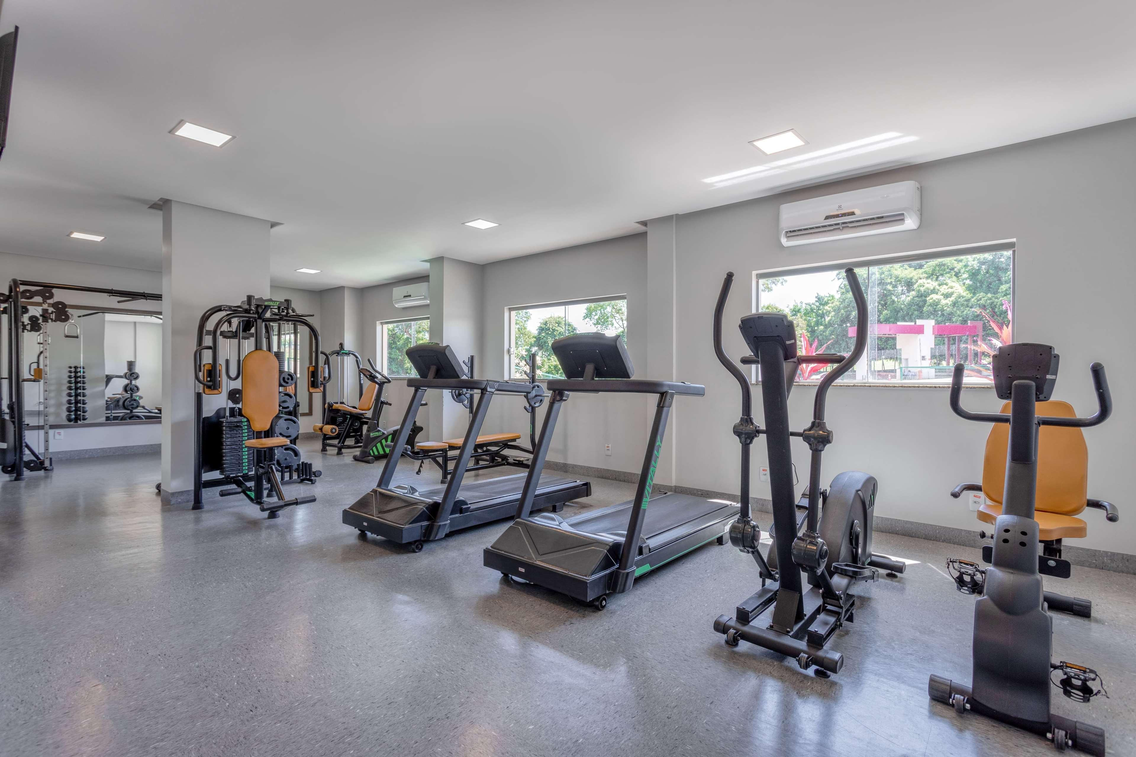 Wyndham Olimpia Royal Hotels Exteriör bild A gym in a hotel
