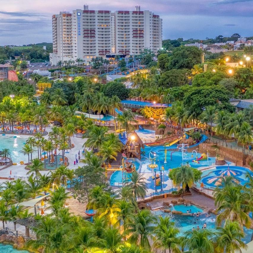 Wyndham Olimpia Royal Hotels Exteriör bild Aerial view of Splash Island