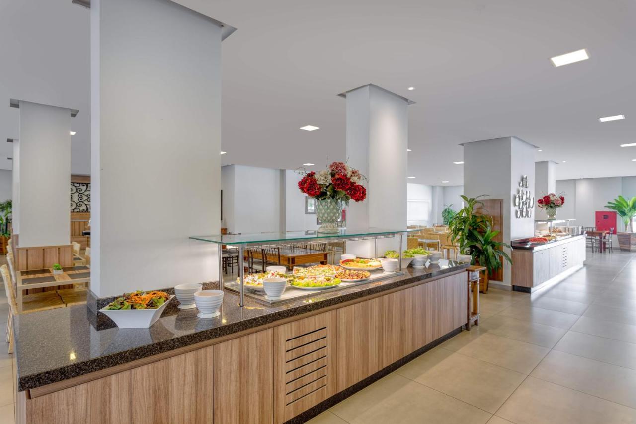 Wyndham Olimpia Royal Hotels Exteriör bild Restaurant